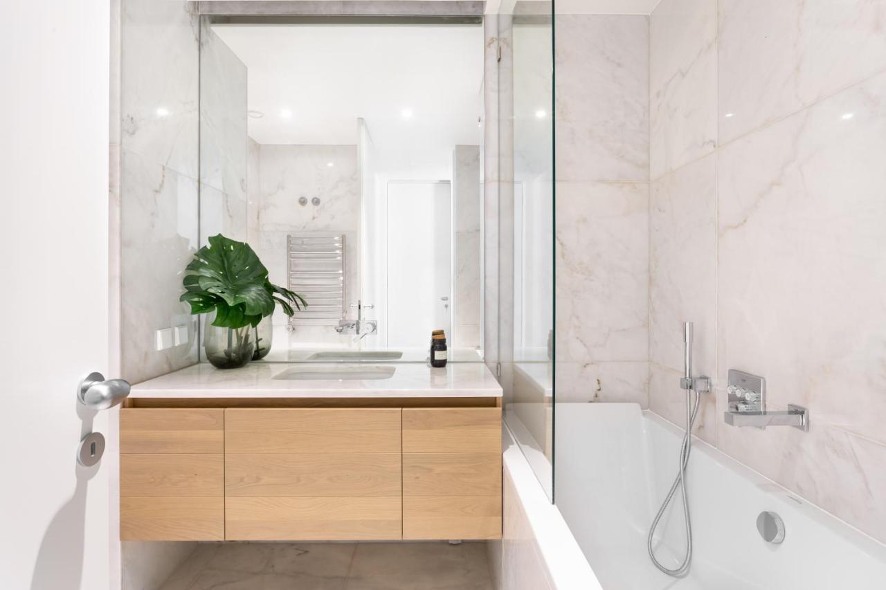 Joivy Elegant 1-Br Apartment In Perfect Centre Lisbona Esterno foto